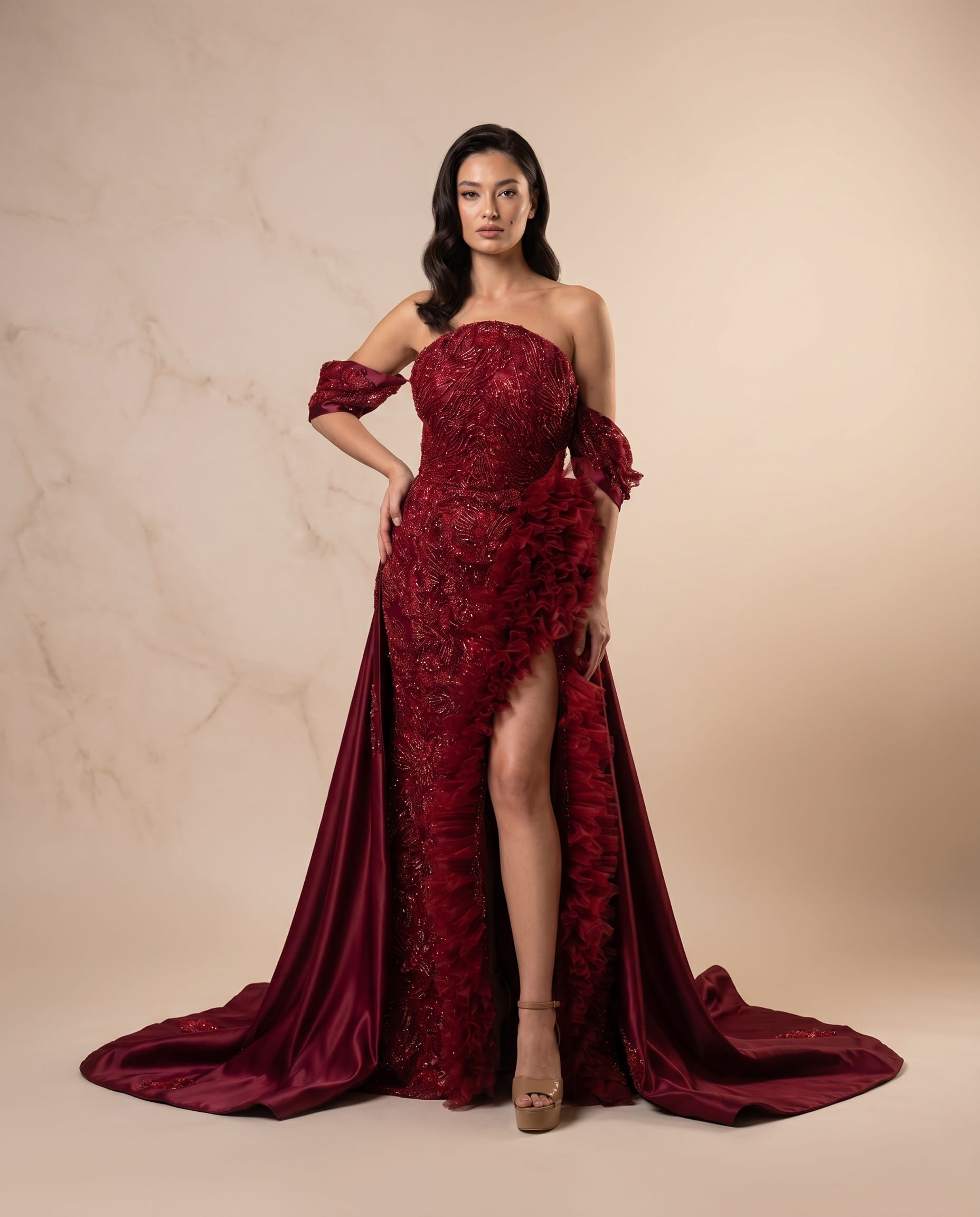 Ruby Royale Kuyruklu Couture Abiye bordo straplez taş işlemeli kuyruklu haute couture elbise